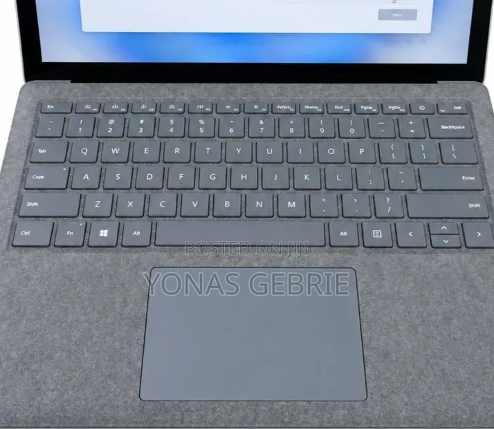 New Laptop Microsoft Surface 8GB AMD Ryzen 5 SSD 256GB