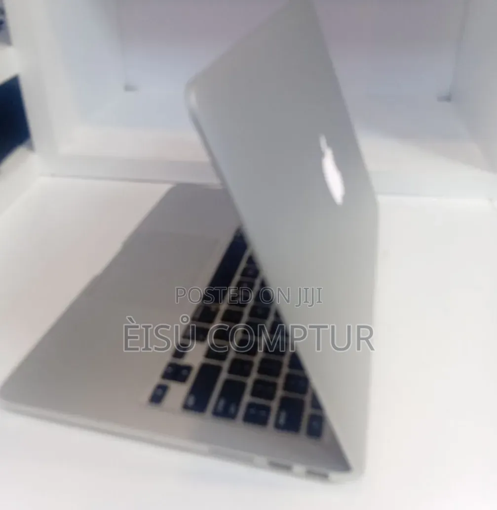 New Laptop Apple MacBook 2013 8GB Intel Core i5 SSD 256GB