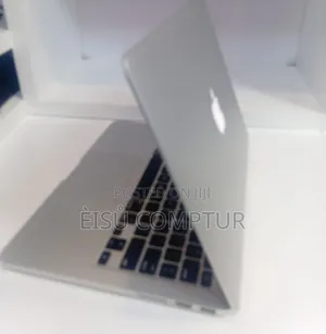 New Laptop Apple MacBook 2013 8GB Intel Core i5 SSD 256GB
