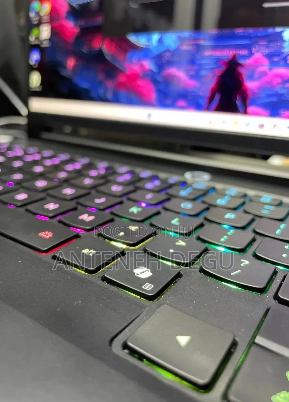 New Laptop Lenovo Legion Pro 7 32GB Intel Core Ultra 9 SSD 1T