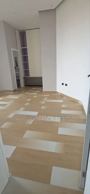 8bdrm House in Adis Ababa, Bole for sale