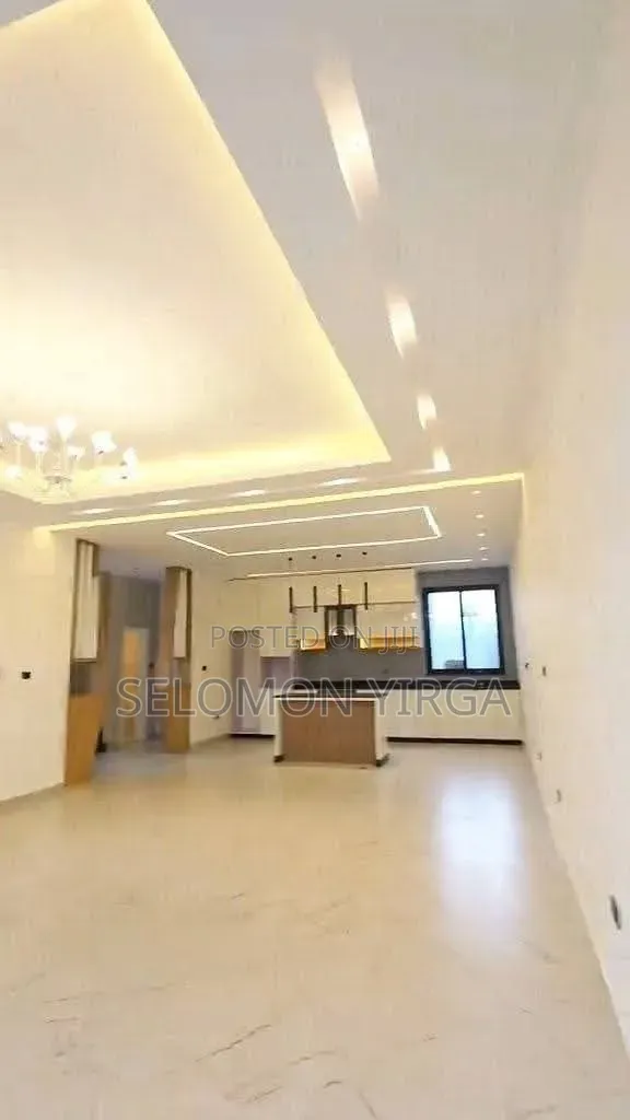 8bdrm House in Adis Ababa, Bole for sale