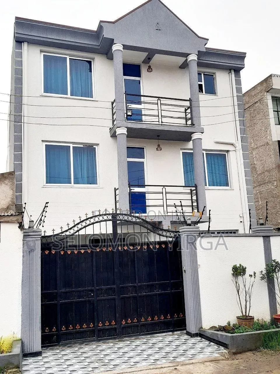 7bdrm House in Adis Ababa, Bole for sale