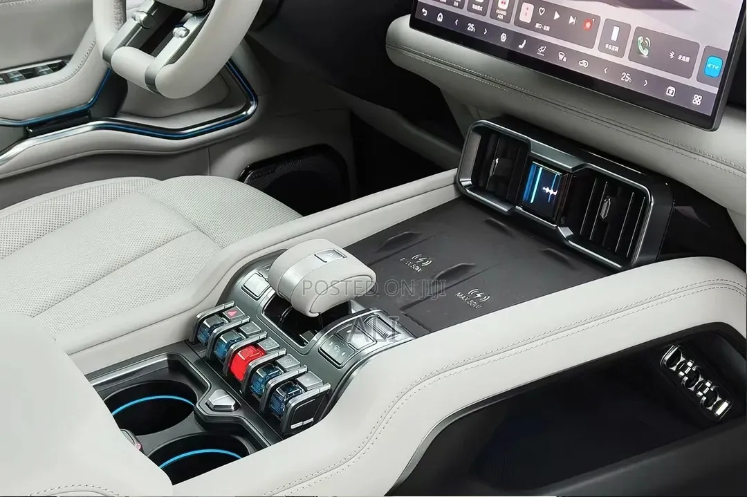 New BYD Leopard 8 2.0 Hybrid AWD 2025 Green