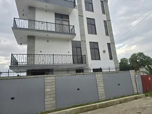 9bdrm House in Adis Ababa, Bole for sale