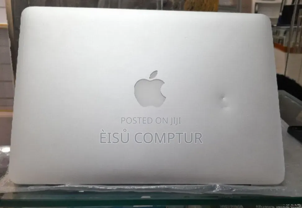 New Laptop Apple MacBook 2013 8GB Intel Core i5 SSD 256GB