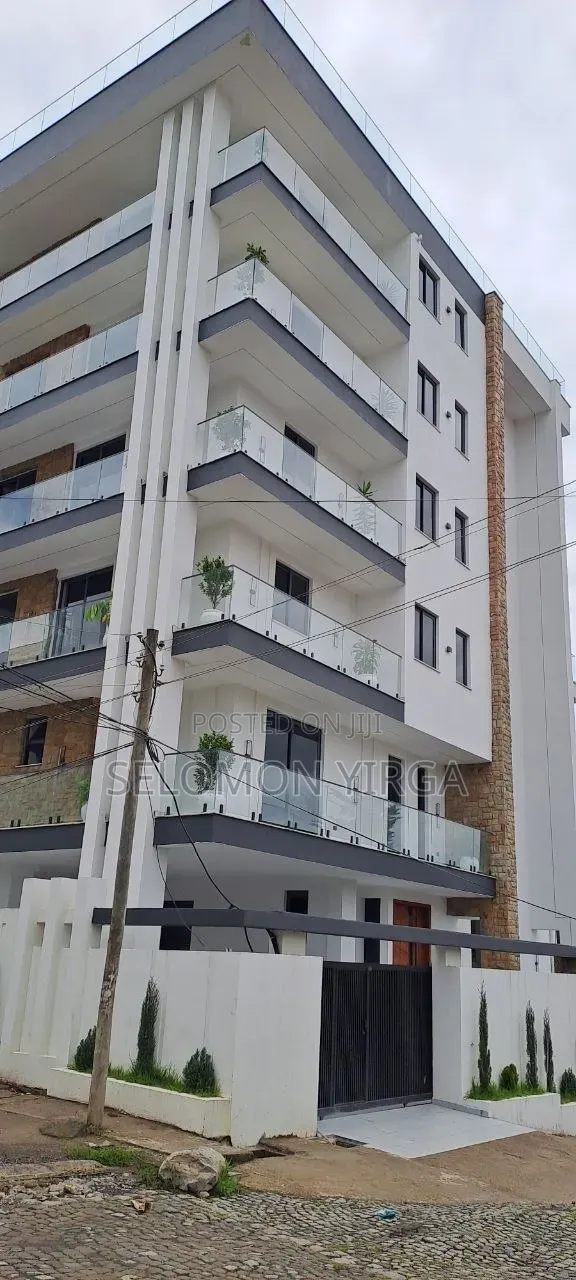 3bdrm Farm House in Adis Ababa, Bole for sale