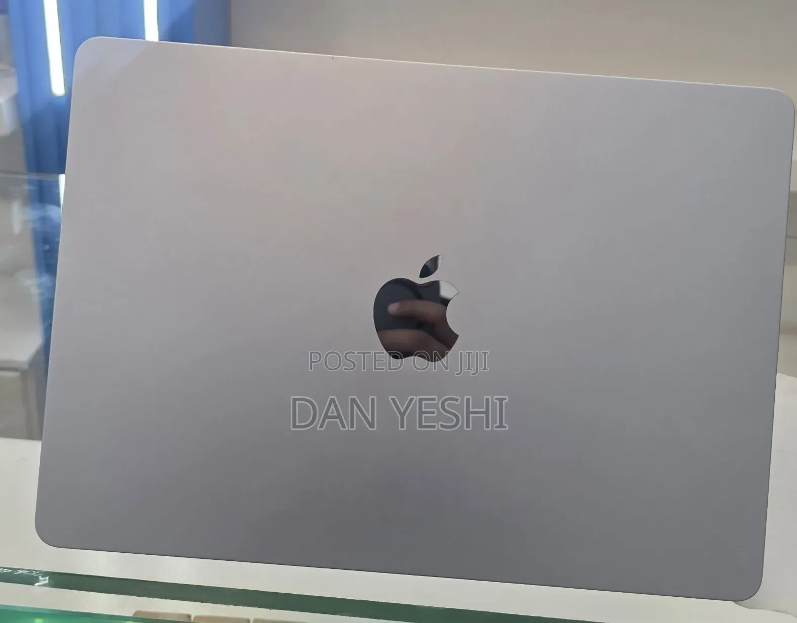 New Laptop Apple MacBook Air 2025 M4 16GB Apple M4 SSD 512GB