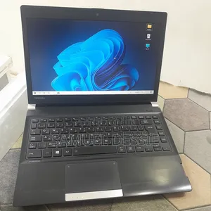 Laptop Toshiba Portege R30 6GB Intel Core i5 HDD 750GB