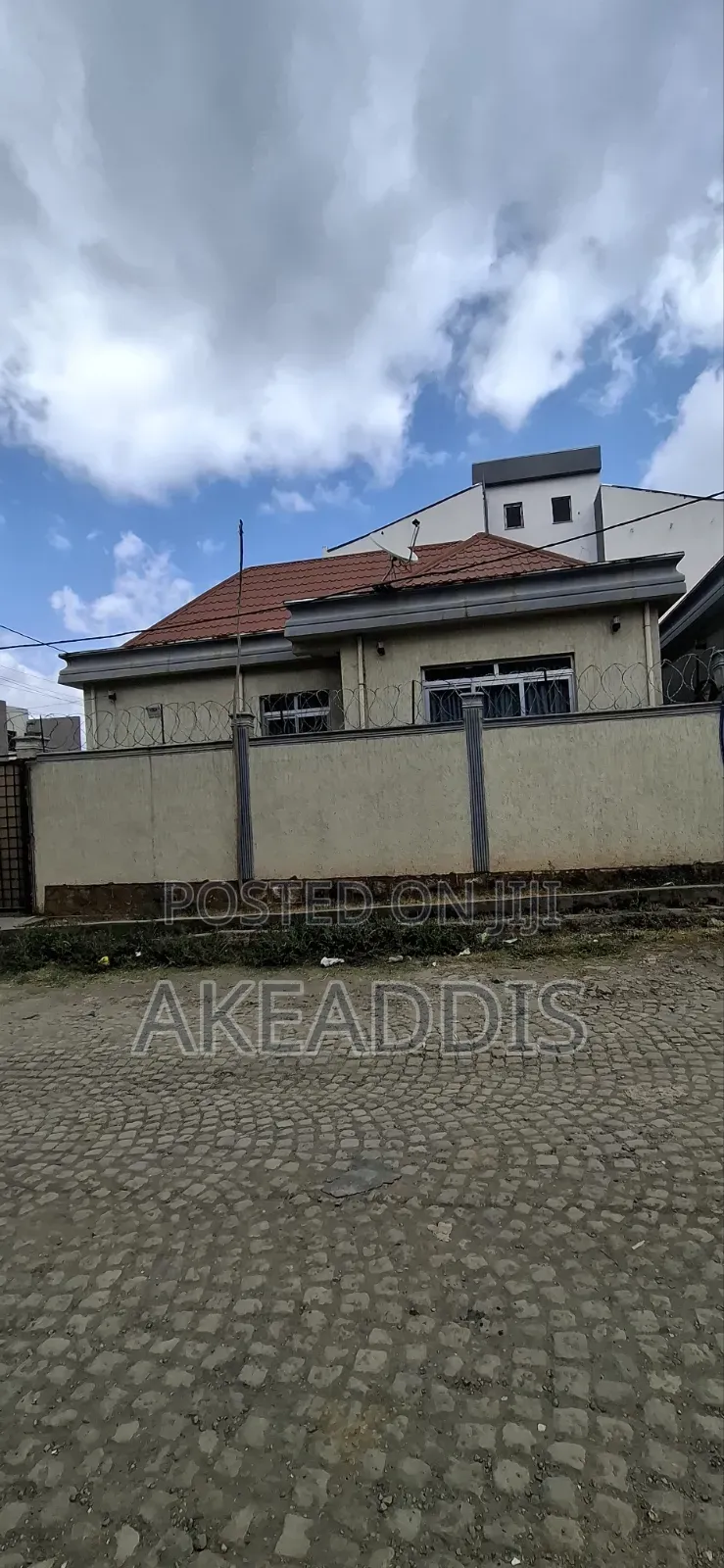 Furnished 4bdrm Villa in Bole Ayat for sale