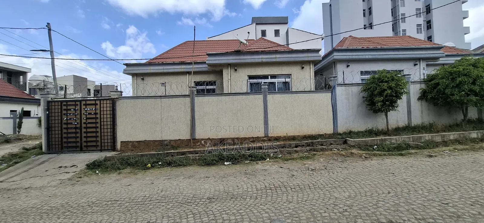 Furnished 4bdrm Villa in Bole Ayat for sale