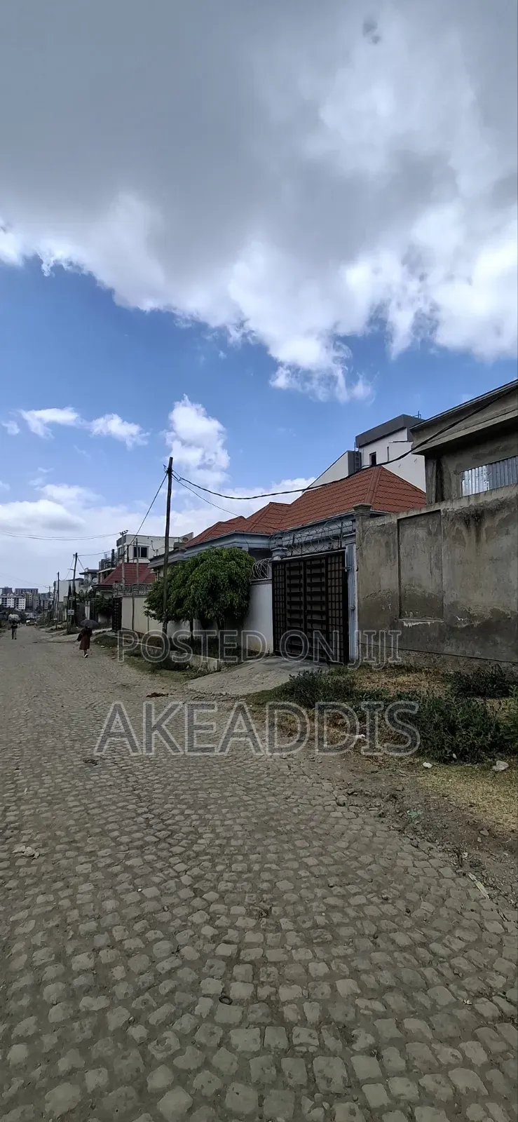 Furnished 4bdrm Villa in Bole Ayat for sale