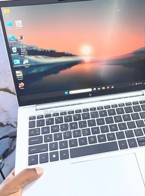 New Laptop HP EliteBook 840 G10 16GB Intel Core i7 SSD 512GB