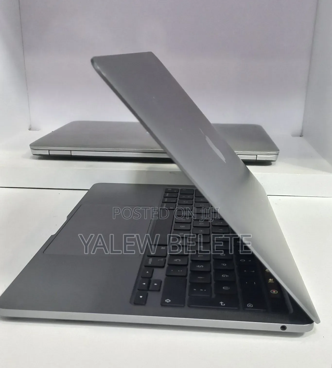 New Laptop Apple MacBook Pro 2020 M1 8GB Apple M1 Pro SSD 256GB