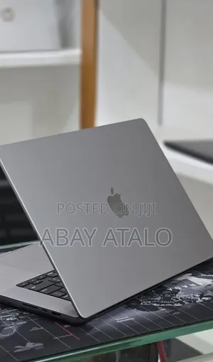 New Laptop Apple MacBook Pro 2023 M2 16GB Apple M4 Max SSD 1T