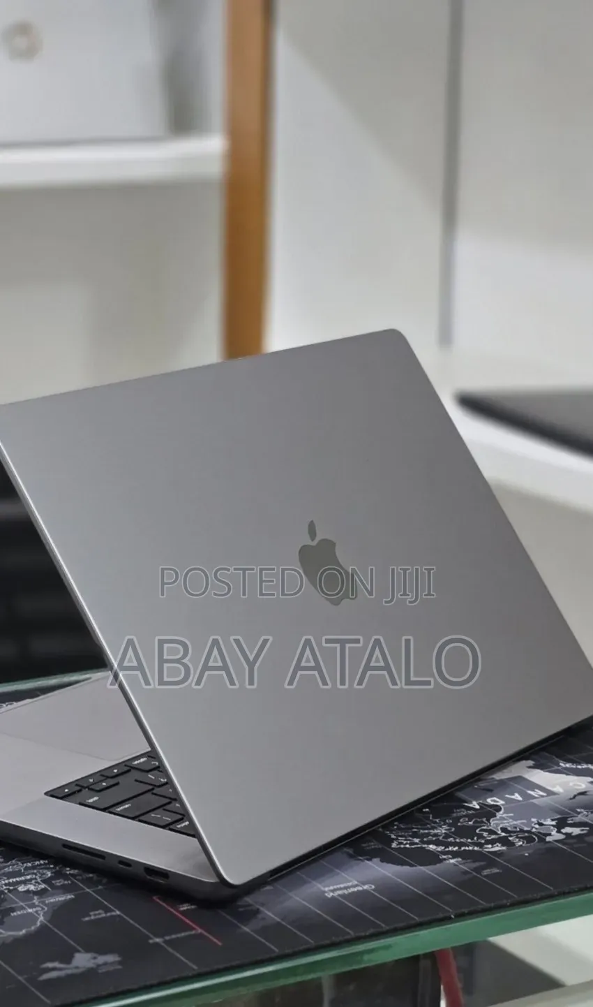 New Laptop Apple MacBook Pro 2023 M2 16GB Apple M4 Max SSD 1T