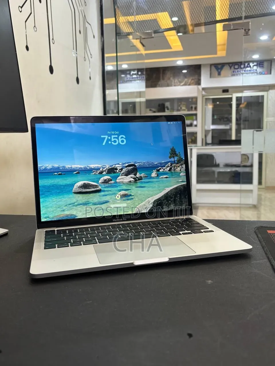 New Laptop Apple MacBook 2020 32GB Intel Core i7 SSD 512GB