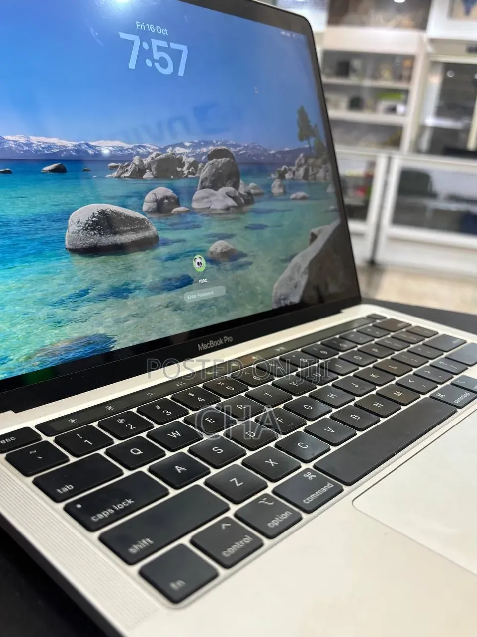 New Laptop Apple MacBook 2020 32GB Intel Core i7 SSD 512GB