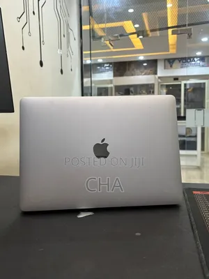 New Laptop Apple MacBook 2020 32GB Intel Core i7 SSD 512GB