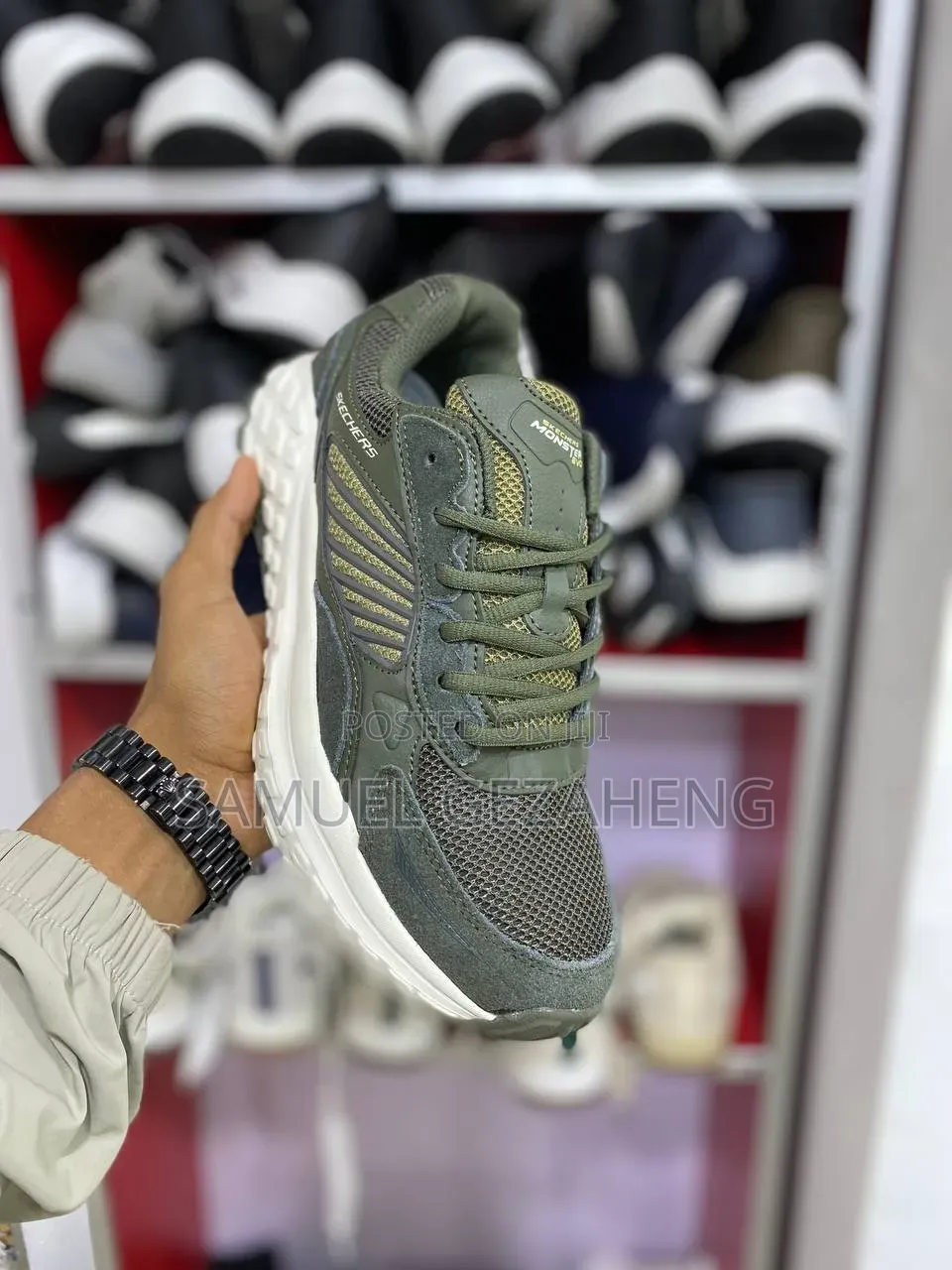 Sketchers Monster Evo