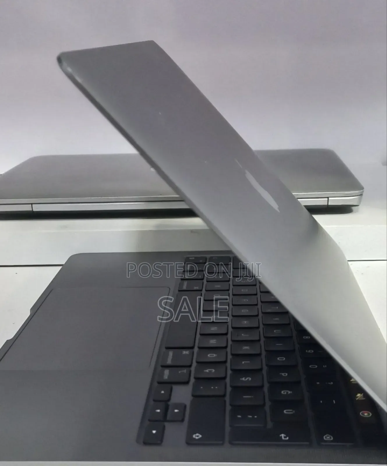 New Laptop Apple MacBook Pro 2021 M1 8GB Apple M1 SSD 256GB