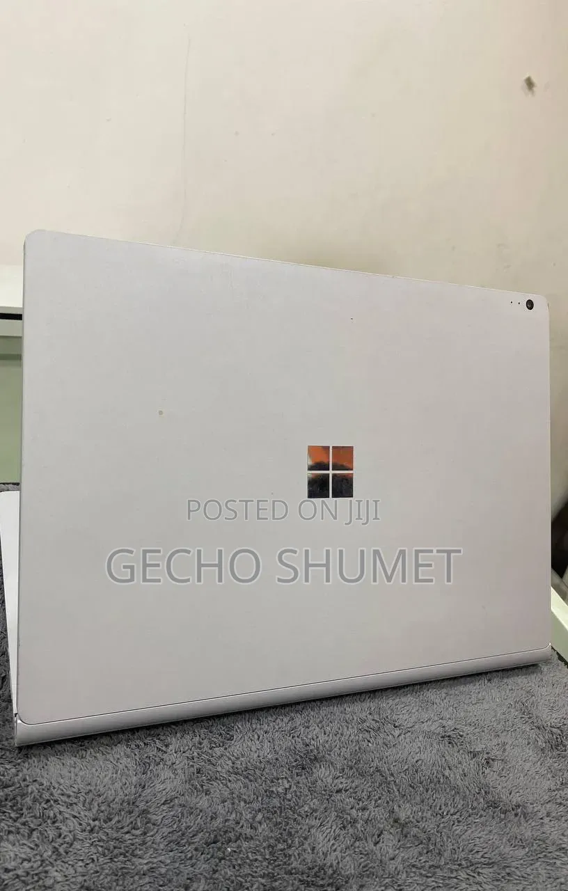 New Laptop Microsoft Surface Book 8GB Intel Core i5 SSD 128GB