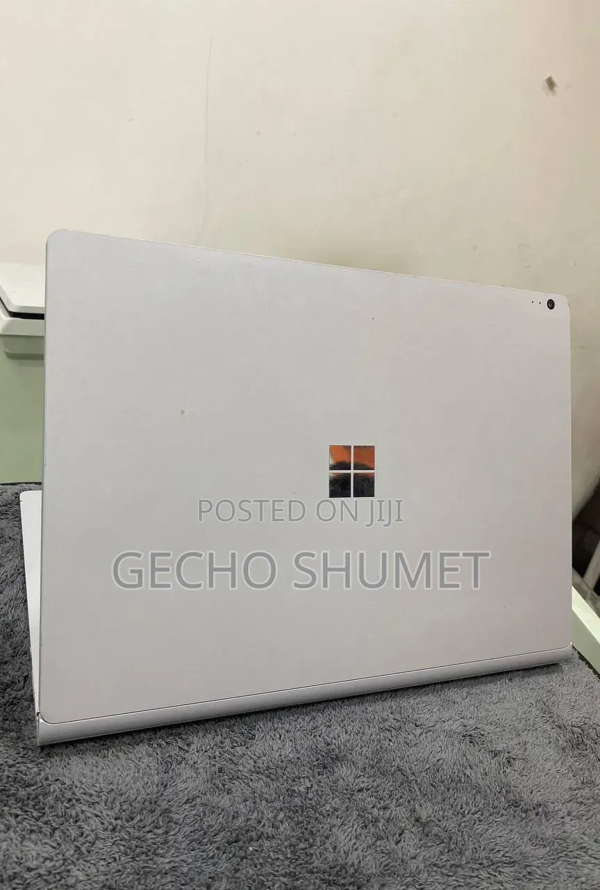 New Laptop Microsoft Surface Book 8GB Intel Core i5 SSD 128GB