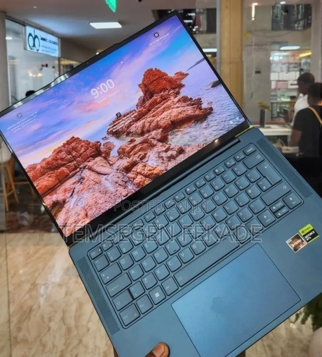 New Laptop Lenovo Yoga Slim 7 32GB AMD Ryzen 7 SSD 512GB