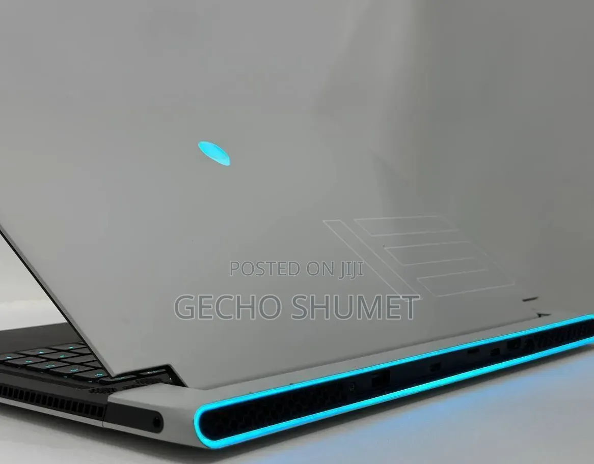 New Laptop Alienware X15 r2 32GB Intel Core i9 SSD 1T