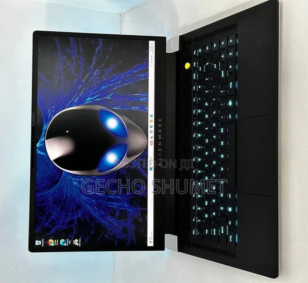New Laptop Alienware X15 r2 32GB Intel Core i9 SSD 1T