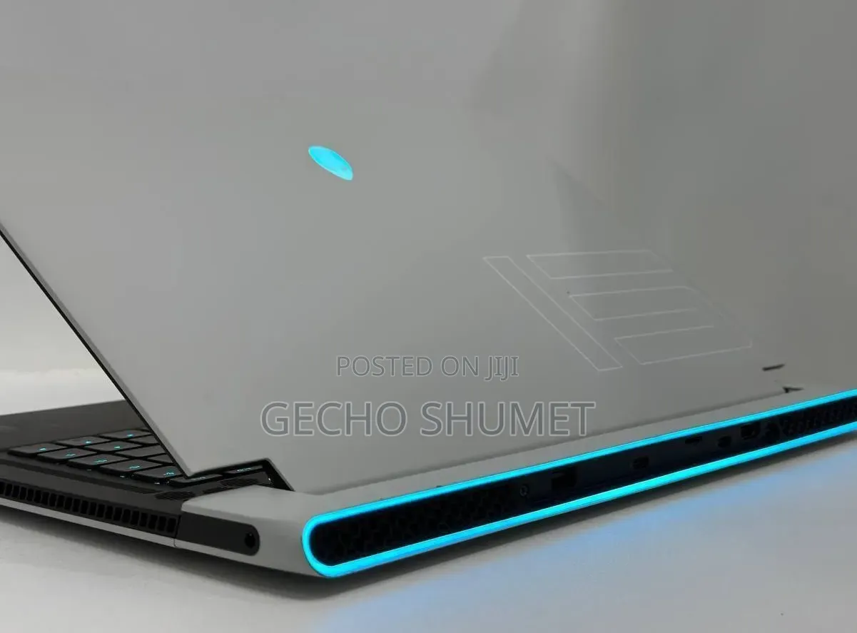 New Laptop Alienware X15 r2 32GB Intel Core i9 SSD 1T