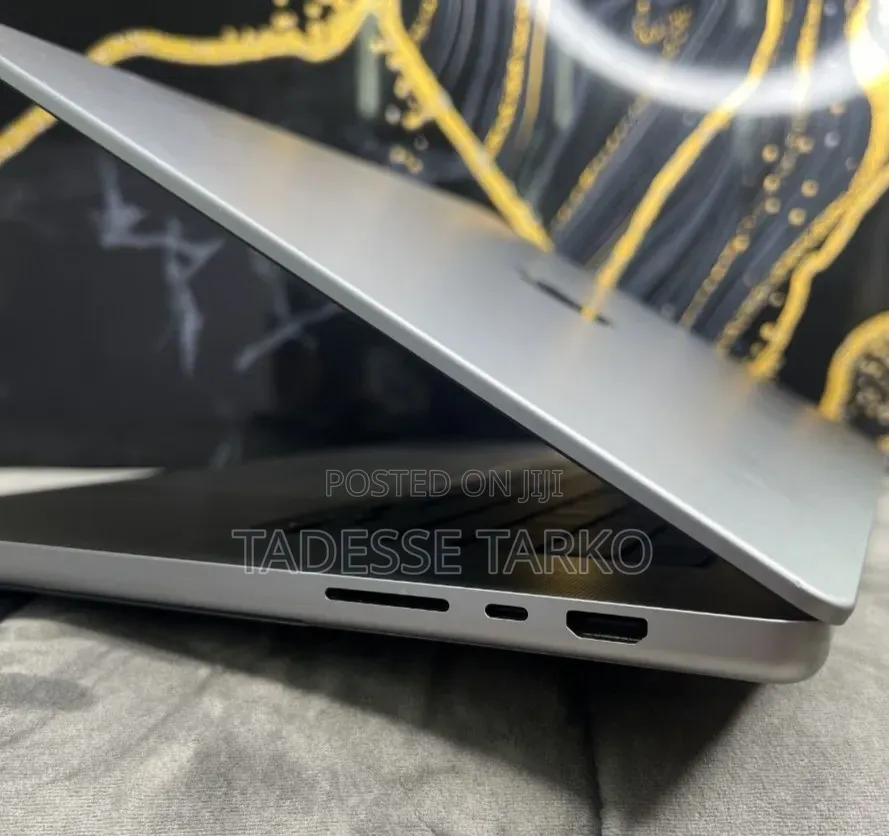 New Laptop Apple MacBook Pro 2021 M1 16GB Apple M1 Pro SSD 512GB
