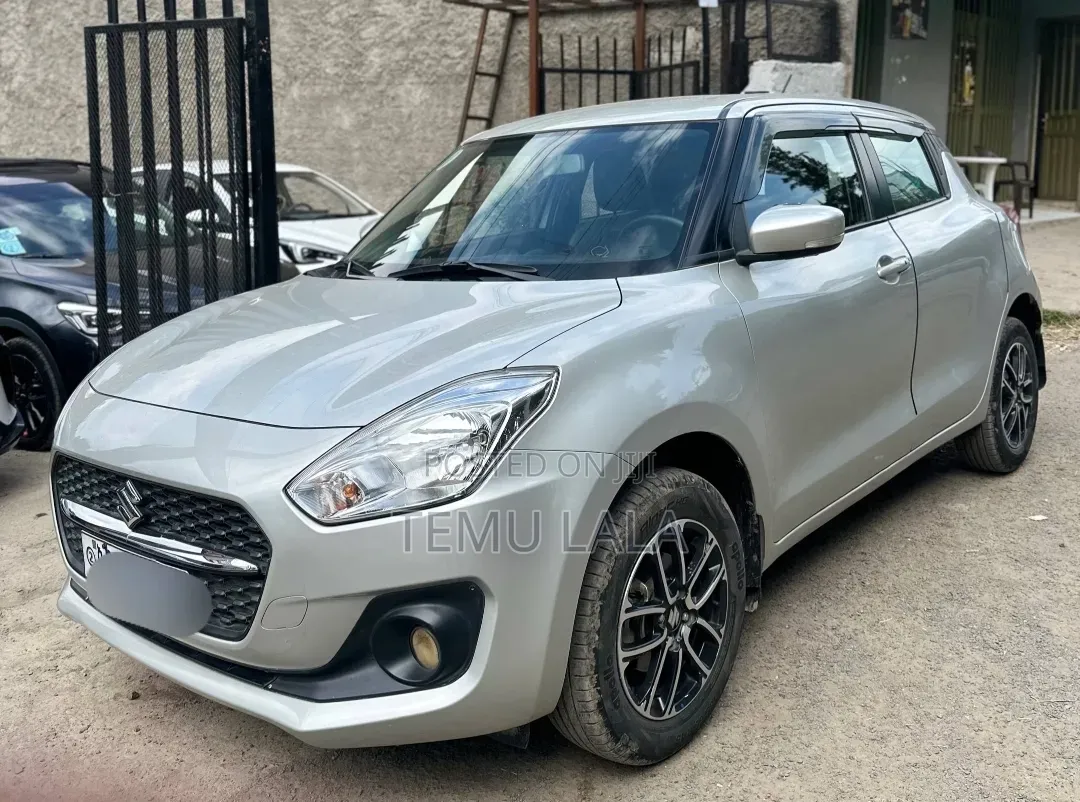 Suzuki Swift 2022 Silver