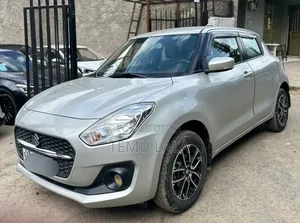Suzuki Swift 2022 Silver