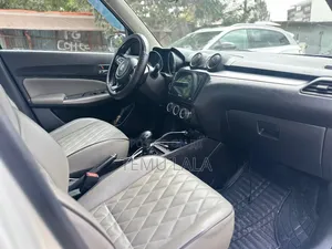 Suzuki Swift 2022 Silver
