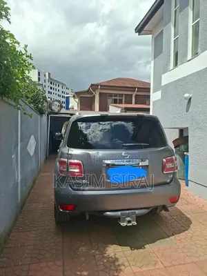Nissan Patrol 2017 Blue