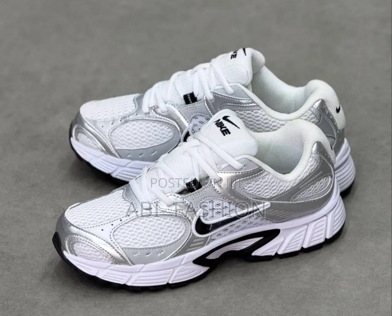 Nike V5 RNR White Vast Grey Metallic Silver New Arrival