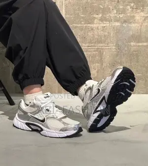 Nike V5 RNR White Vast Grey Metallic Silver New Arrival