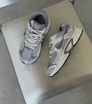 Nike V5 RNR Grey Metallic Cream New Arrival