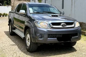 Toyota Hilux 2011 Gray
