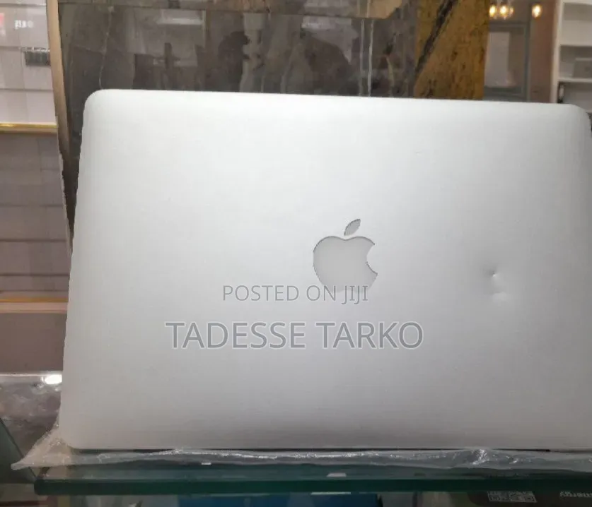 New Laptop Apple 8GB Intel Core i5 SSD 256GB