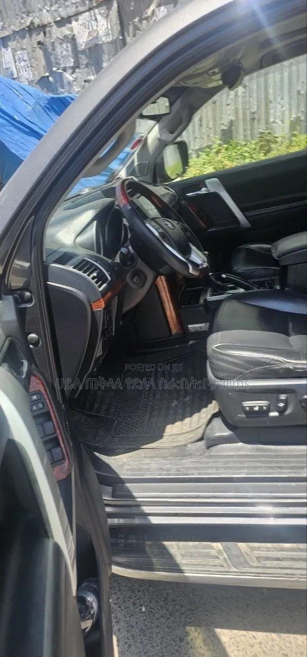Toyota Land Cruiser Prado 2014 Gray