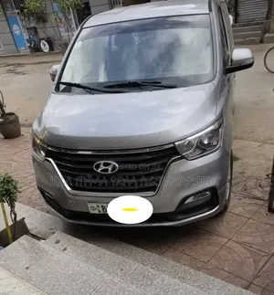 Hyundai Starex 2021 Silver