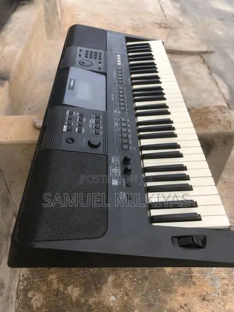 Yamaha PSR-E463 / E473