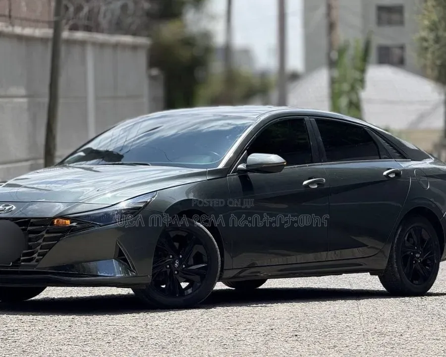 Hyundai Avante 2023 Gray