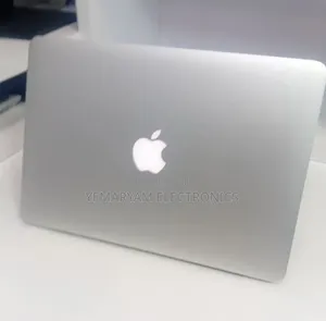 New Laptop Apple MacBook Pro 2013 8GB Intel Core i5 SSD 256GB