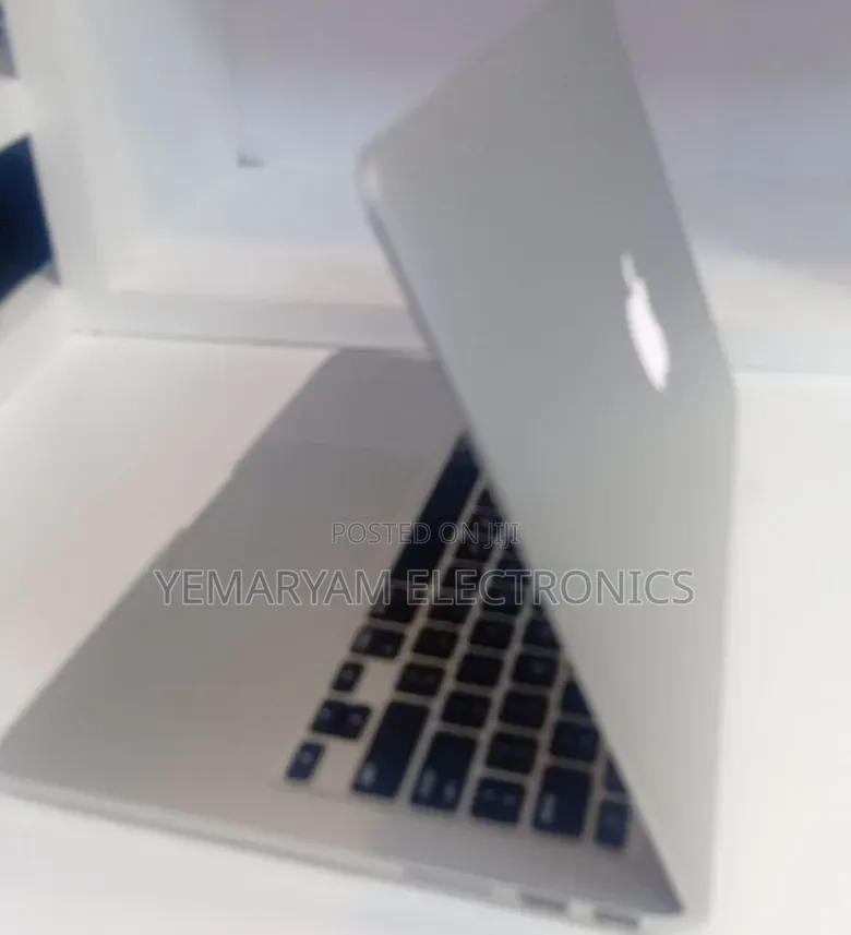 New Laptop Apple MacBook Pro 2013 8GB Intel Core i5 SSD 256GB