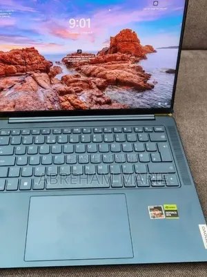 New Laptop Lenovo Yoga 700 16GB AMD Ryzen 7 SSD 512GB