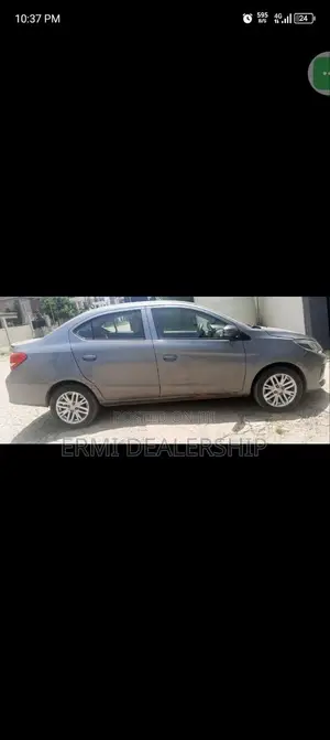 Mitsubishi Attrage 2022 Silver