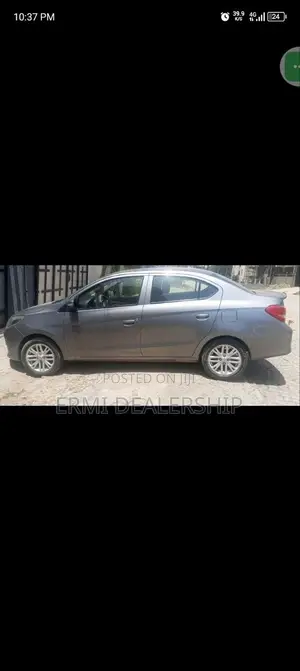 Mitsubishi Attrage 2022 Silver